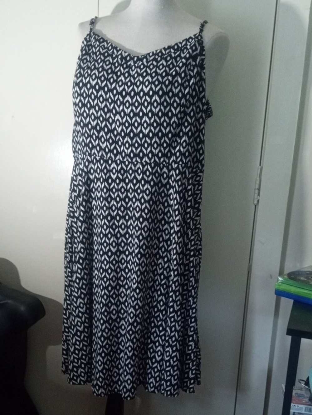 Old Navy Black & White Ikat-Print Midi Dress with Spaghetti Straps XXL